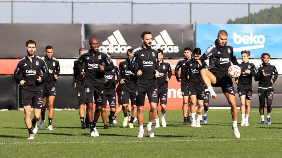 Beşiktaş Ajax maçıyla çıkışa geçmek istiyor