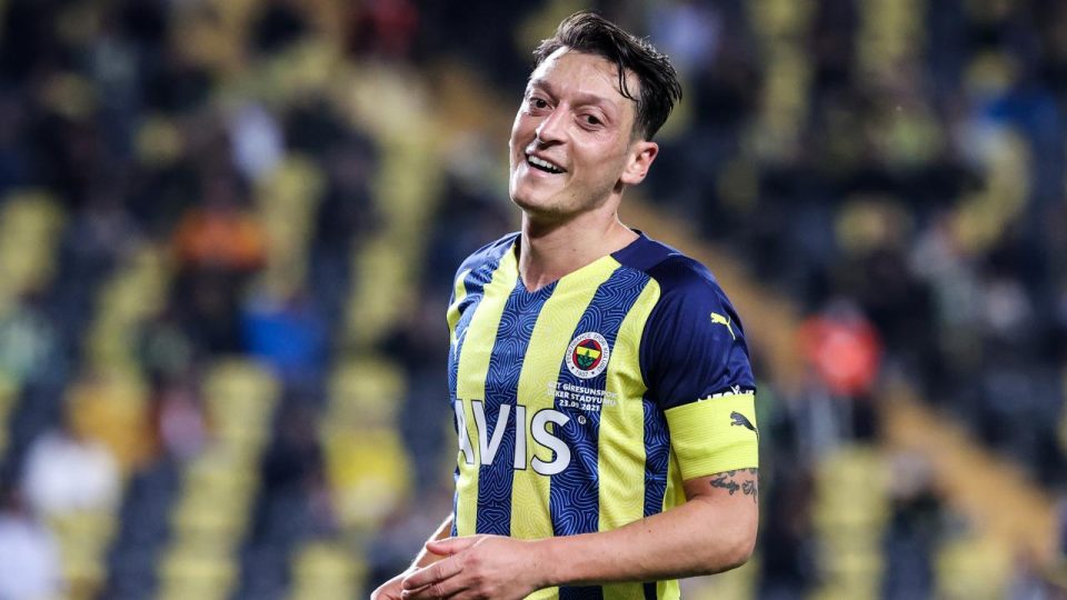 Mesut Özil’den destek çağrısı: Taraftarlara ihtiyacımız var